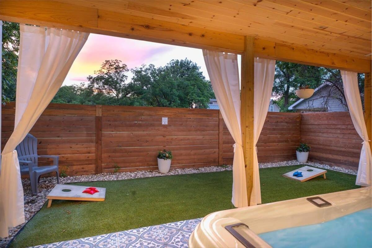 Petit Paradis Studio With Hot Tub Fredericksburg Zewnętrze zdjęcie