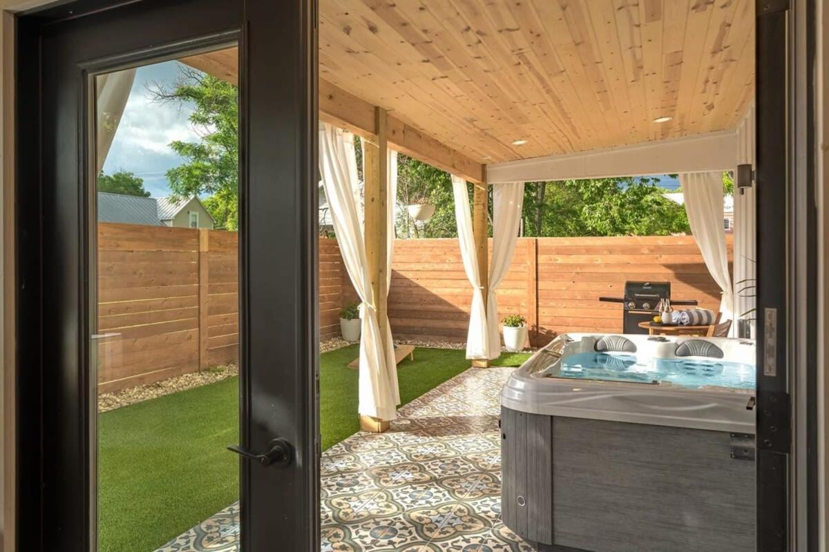 Petit Paradis Studio With Hot Tub Fredericksburg Zewnętrze zdjęcie